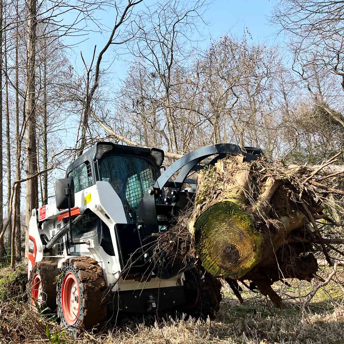 30" Skid Steer Log Grapple Attachment, 42" Claw Opening, 3000-lb Grapple Capacity, Universal Mount, TMG-SLG30