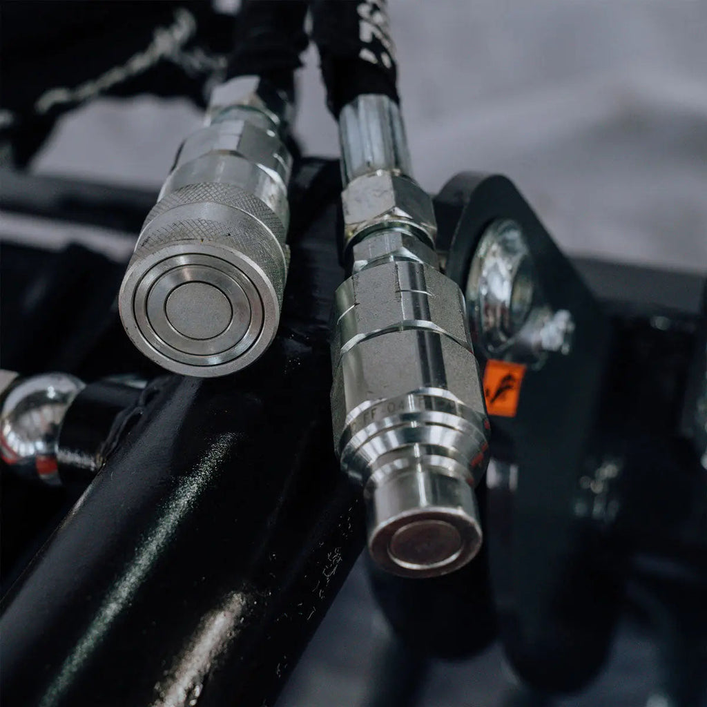 84" Skid Steer Skeleton Grapple Attachment, Universal Mount, 34" Arm Opening, 3" Tine Spacing, 2600 lb Weight Capacity, TMG-SG85